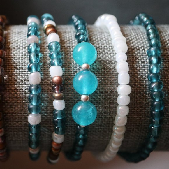 Bundle of 8 elastic bracelets HANDMADE teal, pear, brown - Picture 3 of 3